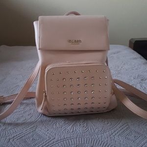 Im selling guess backpack